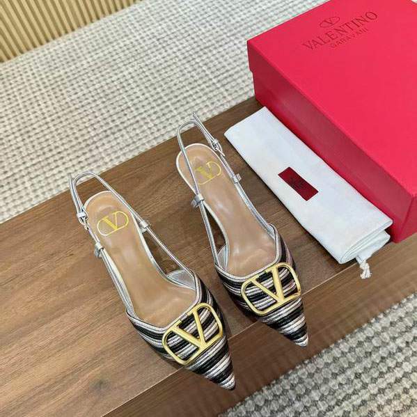 Picture of Valentino Shoes _SKUValentinosz35-40NW060120341